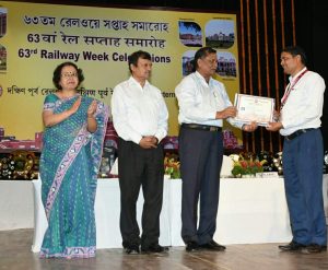 SER : चक्रधरपुर रेलमंडल को सर्वश्रेष्ठ दक्षता का पुरस्कार