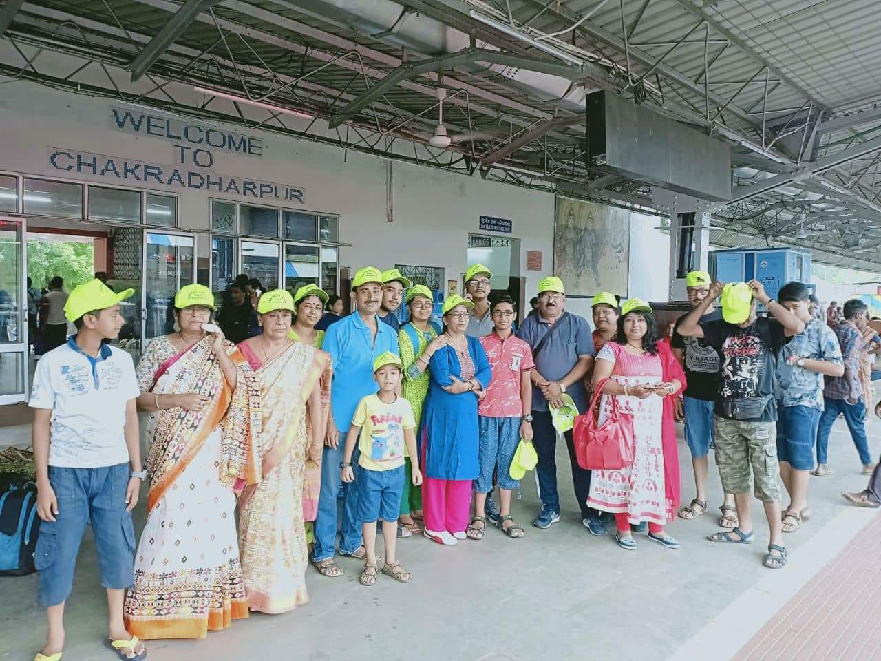 चक्रधरपुर : 40 रेलकर्मियों का जत्था अमरनाथ यात्रा पर रवाना
