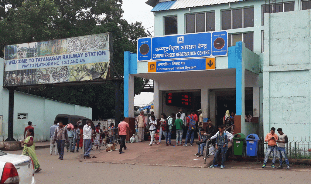 एक घंटे की निगरानी के बाद धराया बुकिंगकर्मी, केस मैनेज होने की चर्चा