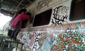 मिथिला पेंटिंग से सुसज्जित कोच से चली बिहार संपर्क क्रांति एक्सप्रेस