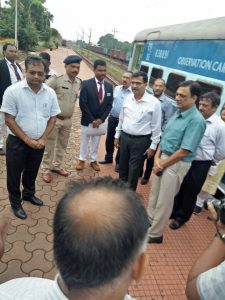 चक्रधरपुर : दोस्ताना व्यवहार से रेलकर्मियों को अभिभूत कर गये लोहानी