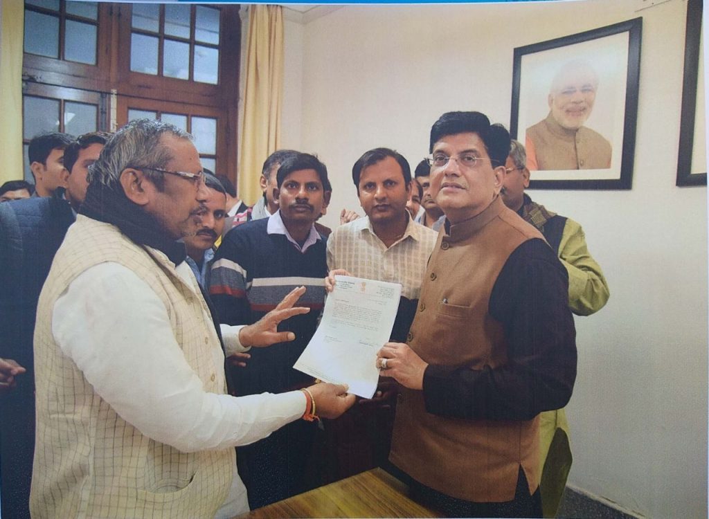 गांव बसा नहीं लुटेरे पहले आ गए : नवीन कुमार