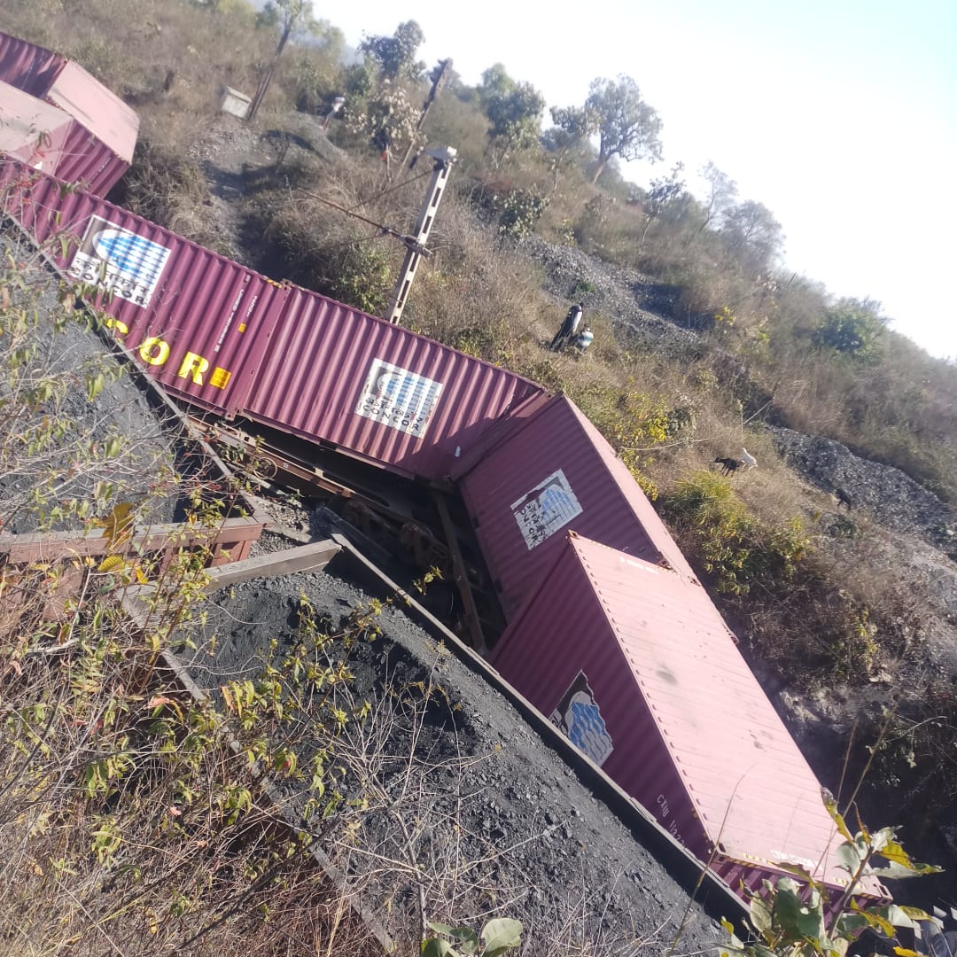 झारखंड: रांची के नजदीक रेल ट्रैक पर विस्फोट, दो मालगाड़ियों के 23 डिब्बे पटरी से उतरे