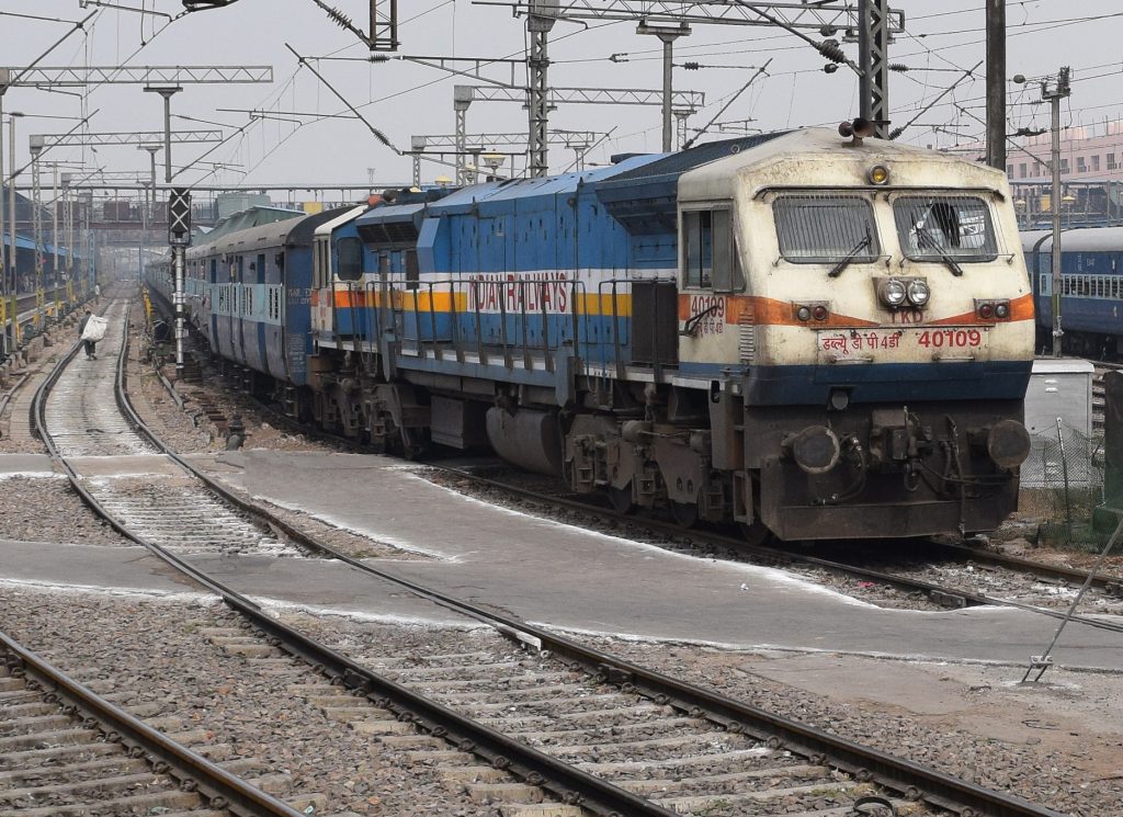 रेलवे ने 32 अधिकारियों को किया जबरन रिटायर, सर्विस रिव्यू वाले कर्मचारियों में दहशत