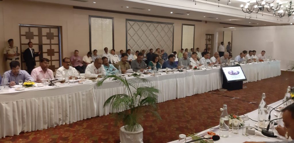मंडलीय समिति की बैठक में सांसदों ने कहा – रांची में रेलवे जोनल कार्यालय से कम कुछ मंजूर नहीं