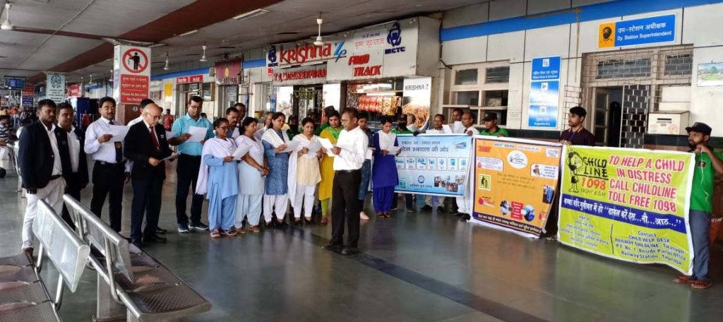 चक्रधरपुर रेलमंडल : स्टेशन व ट्रेन में पॉलीथीन का उपयोग करने पर रेलवे करेगा जुर्माना : एडीआरएम