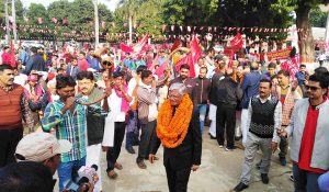 कानून बनाकर श्रमिक संगठनों को पंगु बनाने की साजिश रच रही सरकार : शिवगोपाल मिश्रा