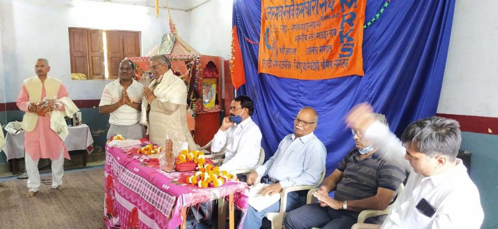 उत्तर मध्य रेलवे : ADSTE अंशुल गर्ग व ZRUCC मेंबर सूर्यकांत शर्मा सम्मानित