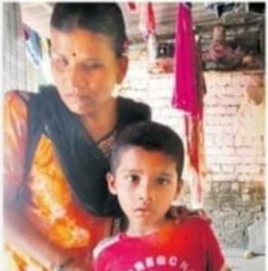 मुंबई : बच्चे की जान बचाने वाले प्वाइंटसमैन मयूर को 50 हजार का ईनाम, चारों ओर सराहना