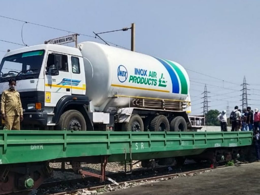 ऑक्सीजन की आपूर्ति में रेलवे ही सर्वाधिक कारगर माध्यम, मिले प्राथमिकता