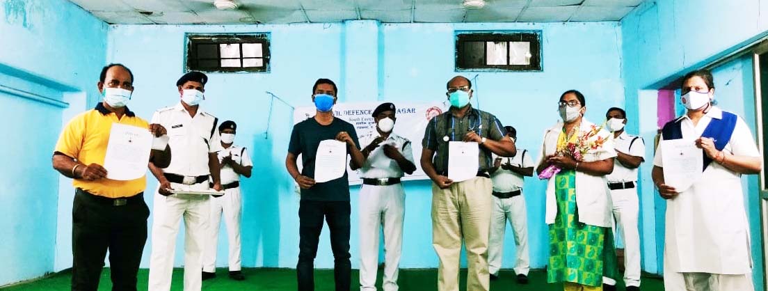 टाटानगर : सिविल डिफेंस ने सीनियर नर्स पुष्पम रानी को किया सम्मानित, 3000 को लगा चुकीं है टीका