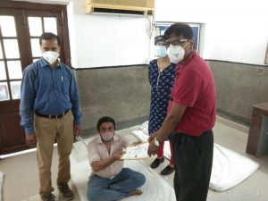 दक्षिण पूर्व रेलवे मजदूर संघ ने रक्तदान कर दी अजय कर को श्रद्धांजलि