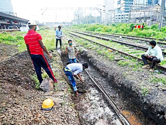 दक्षिण पूर्व रेलवे ने मानसून को लेकर सुरक्षित ट्रेन परिचालन के तैयारी शुरू की