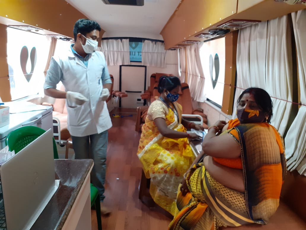 कोलकाता : लोगों को वैक्सीन मुहैया कराने के लिए आगे आई सेवा संस्था