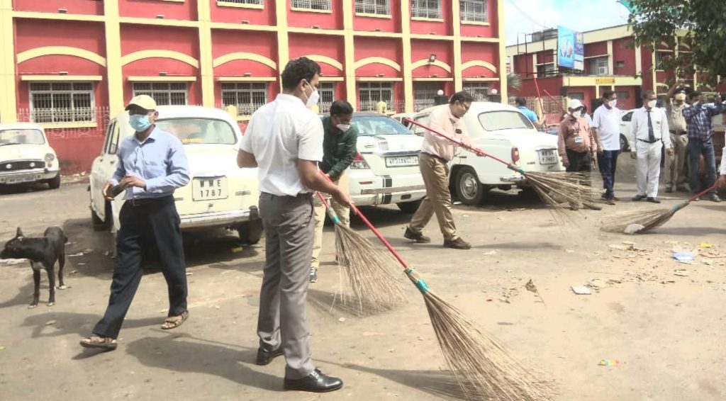 खड़गपुर रेल मंडल में ” स्वच्छ रेल , स्वच्छ भारत ” का आह्वान