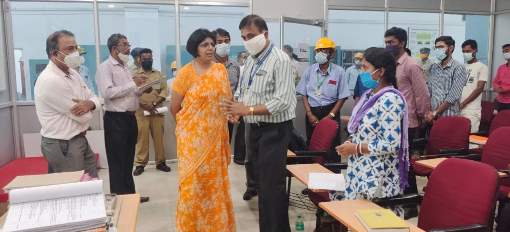 SER महाप्रबंधक ने खड़गपुर कारखाना क्षेत्रीय वेल्डिंग प्रशिक्षण संस्थान का किया निरीक्षण, प्रशिक्षुओं से हुई रूबरू