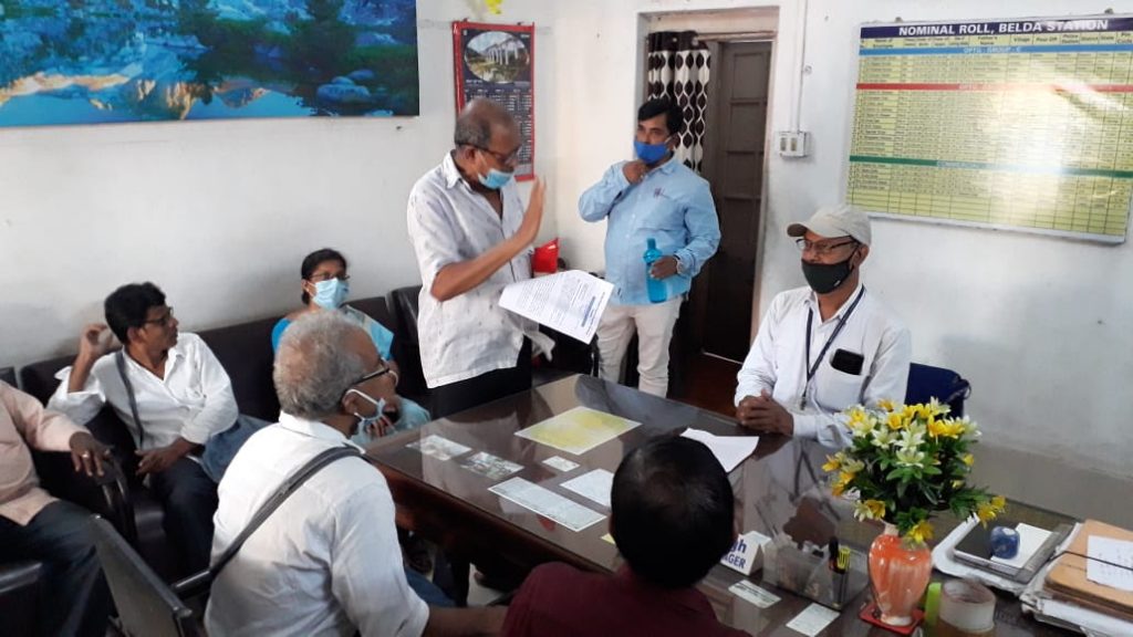 बेलदा में पुरषोत्तम एक्सप्रेस का हो ठहराओ, चालू हो लोकल ट्रेने