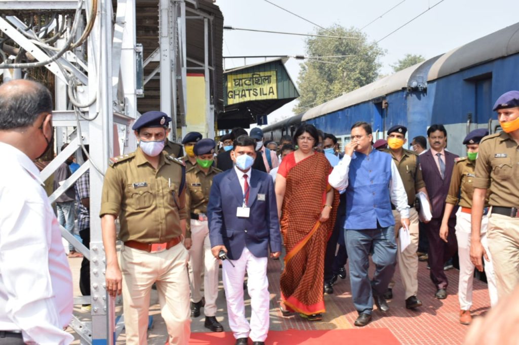 कोरोना में बंद ट्रेनों का जल्द सामान्य हो जायेगा परिचालन : रेल जीएम
