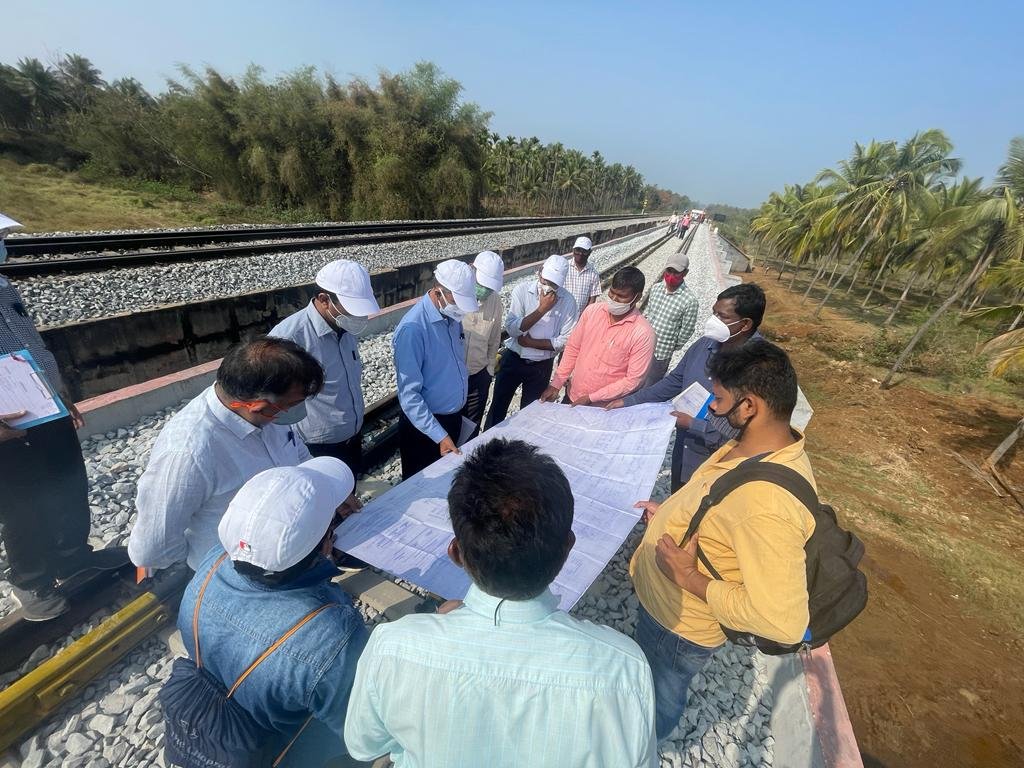 रेलवे सुरक्षा आयुक्त ने अर्सिकेरे-तुमकुरु रेलमार्ग पर ट्रैक दोहरीकरण का किया निरीक्षण 