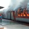 मधुबनी स्टेशन पर खड़ी ट्रेन की बोगियों में लगी भीषण आग, मची अफरा-तफरी
