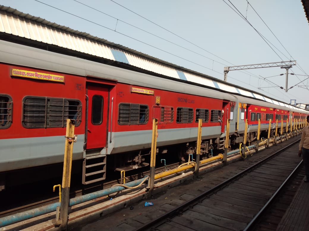 ओड़िशा के बामड़ा में रेल चक्का जाम समाप्त, हावड़ा-मुंबई मार्ग पर ट्रेनों की आवाजाही शुरू