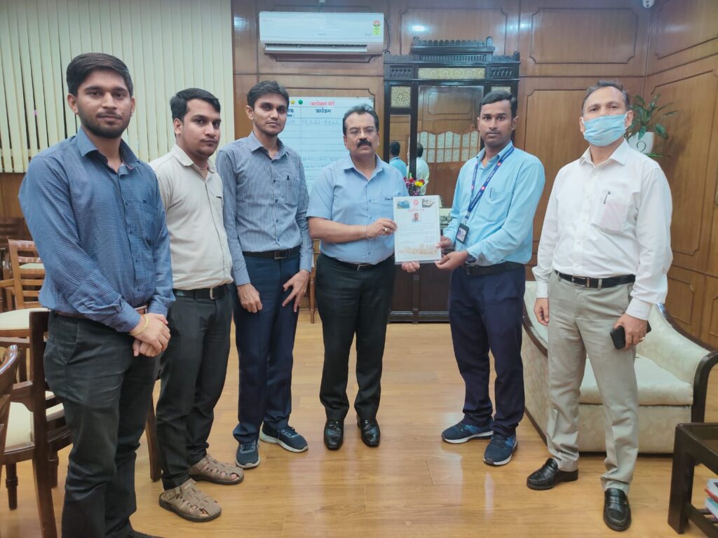 रेलमंत्री ने पुल पर चेन पुलिंग को पुट राइट करने वाले लोको पायलट के कार्य को ‘समर्पण’ बताया