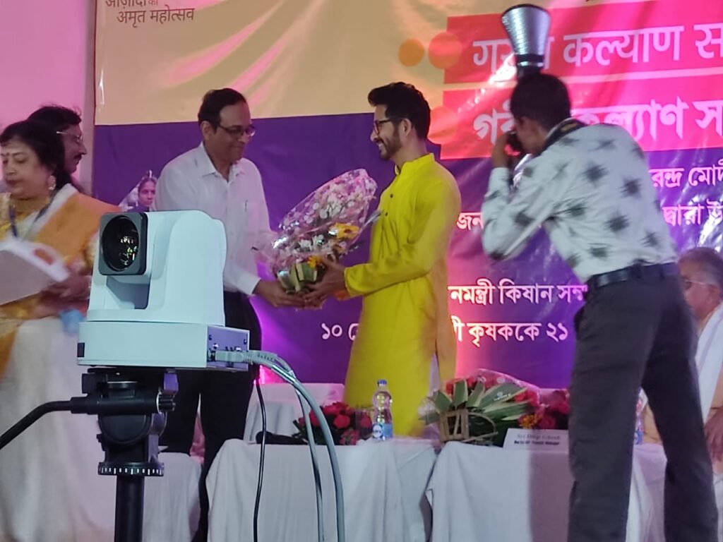 खड़गपुर में गरीब कल्याण सम्मेलन में गिनाई गयी उपलब्धियां, मंडराती रही कोरोना काल की स्मृतियां