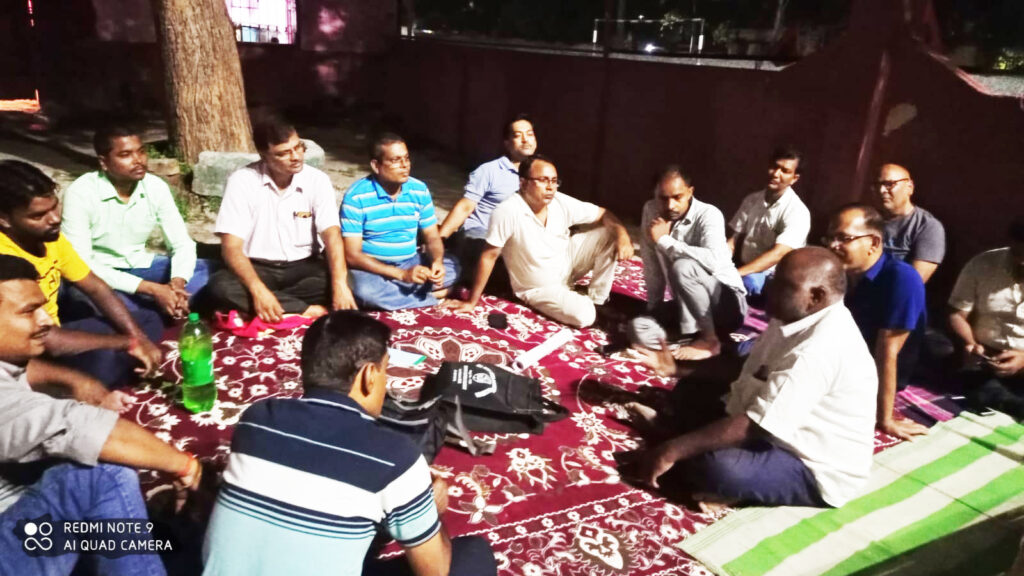 CKP : आदित्यपुर रेलवे हेल्थ सेंटर में नहीं है कोई डाॅक्टर, फार्मासिस्ट कर रहे इलाज