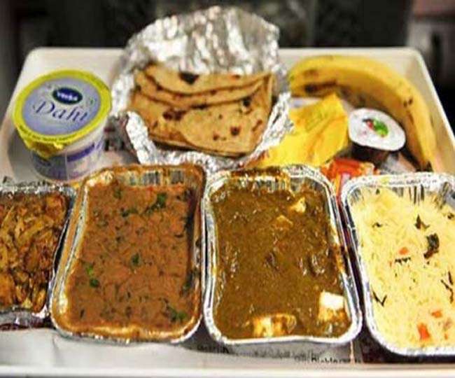 रेलवे देगी यात्रियों को फ्री में खाना, लेकिन शर्तों का भी रखना होगा ध्यान, जान ले नियम