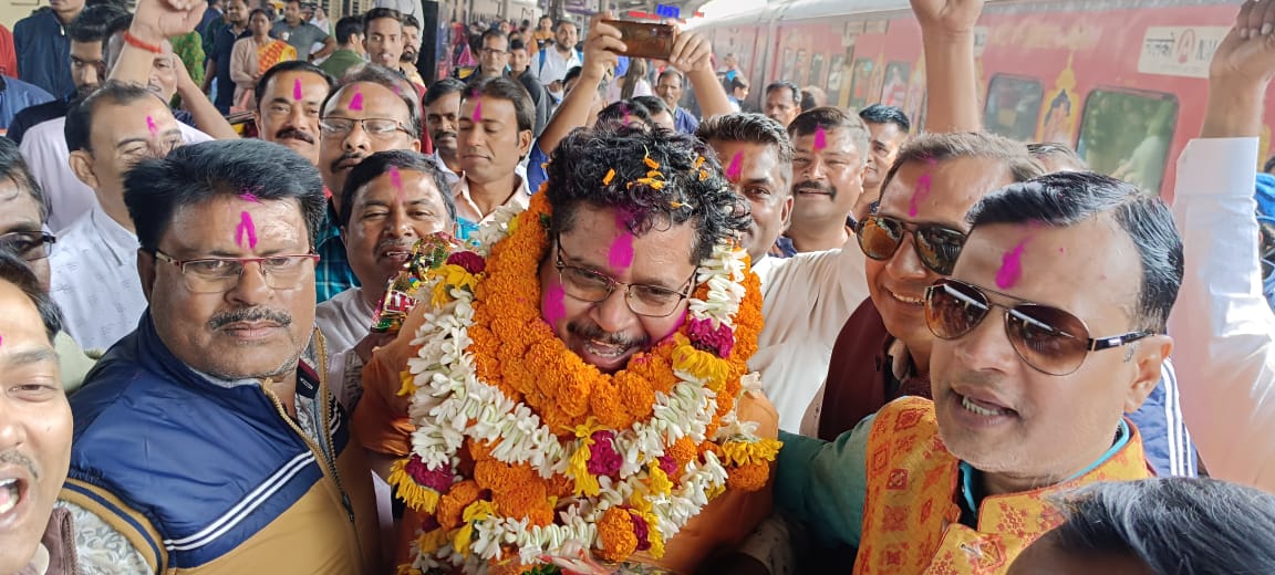 रेलवे मेंस यूनियन के चक्रधरपुर मंडल को-ऑर्डिनेटर का विजेता की तरह हुआ स्वागत