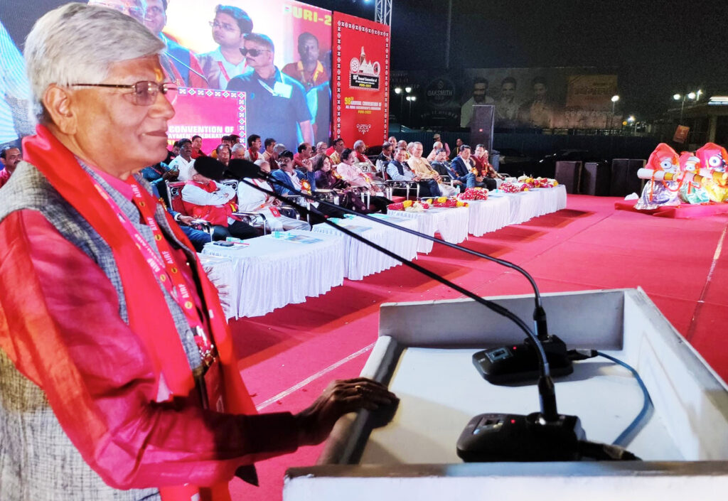 हमें रेलमंत्री पर भरोसा है, लेकिन सरकार की नीति और नीयत पर नही : शिवगोपाल