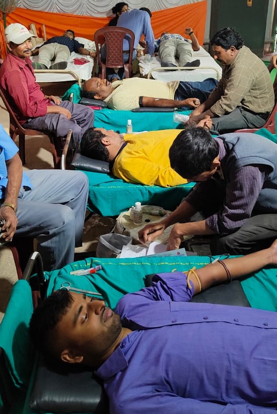 स्वदेशी दिवस पर DPRMS के शिविर में 74 यूनिट रक्तदान, केवीबीडीओ ने किया सहयोग