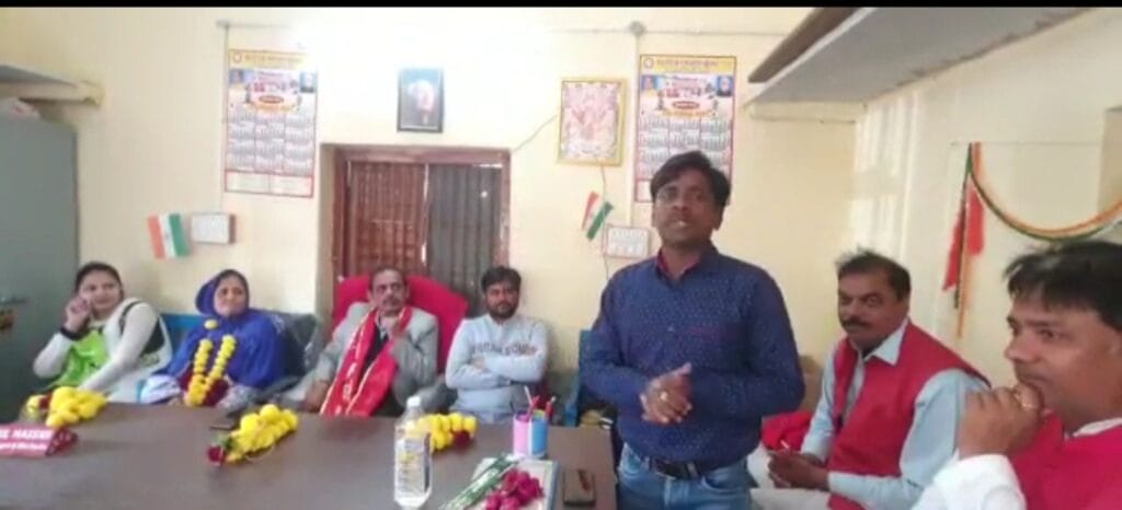 कोरोना में विजेता बनकर निकली नफीसबेन को सेवानिवृत्ति पर दी गयी शानदार विदाई