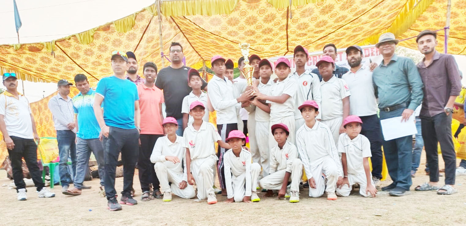 खड़गपुर : अश्विनी क्रिकेट एकाडमी के क्रिकेट लीग टूर्नामेंट की विजेता रही स्पोर्टस स्टार