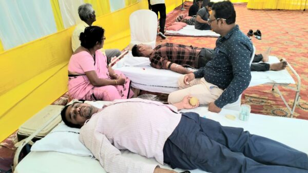 रक्त की कमी से जूझ रहे सरकारी अस्पताल, DPRMS के शिविर में 33 यूनिट रक्तदान