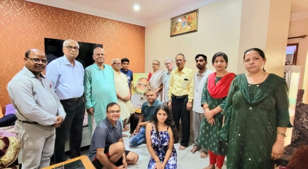 जमशेदपुर : पुण्यतिथि पर याद किये गये समाजवादी दिनेश शर्मा, स्मृति में पौधारोपण