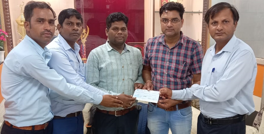 जबलपुर में S & T के तीन रिमूव कर्मचारियों से मिले IRSTMU के पदाधिकारी, किया सहयोग