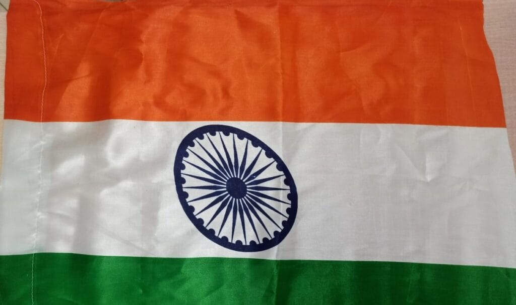 उत्तर मध्य रेलवे में तिरंगा झंडा की आपूर्ति पर कर्मचारी संघ ने उठाया सवाल