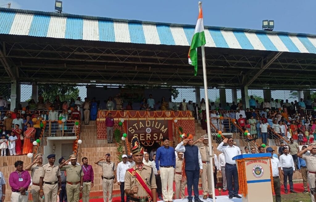 बालासोर हादसे में मरने वालों को श्रद्धांजलि, परिवारजनों व घायलों को हर संभव सहायता देगा रेलवे : डीआरएम