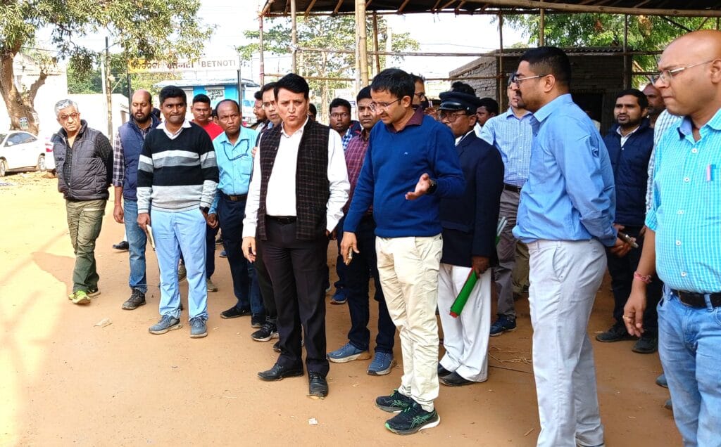 डीआरएम खड़गपुर ने बीएलएस और रूपसा, बेटनोटी सेक्शन का विंडो निरीक्षण किया