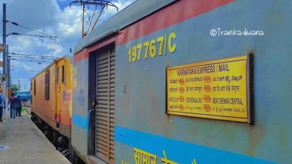 कर्नाटक एक्सप्रेस ट्रेन के इंजन की कुर्की का दिया आदेश तब रेलवे ने ठेकेदार को लौटाए 36.50 लाख रुपये