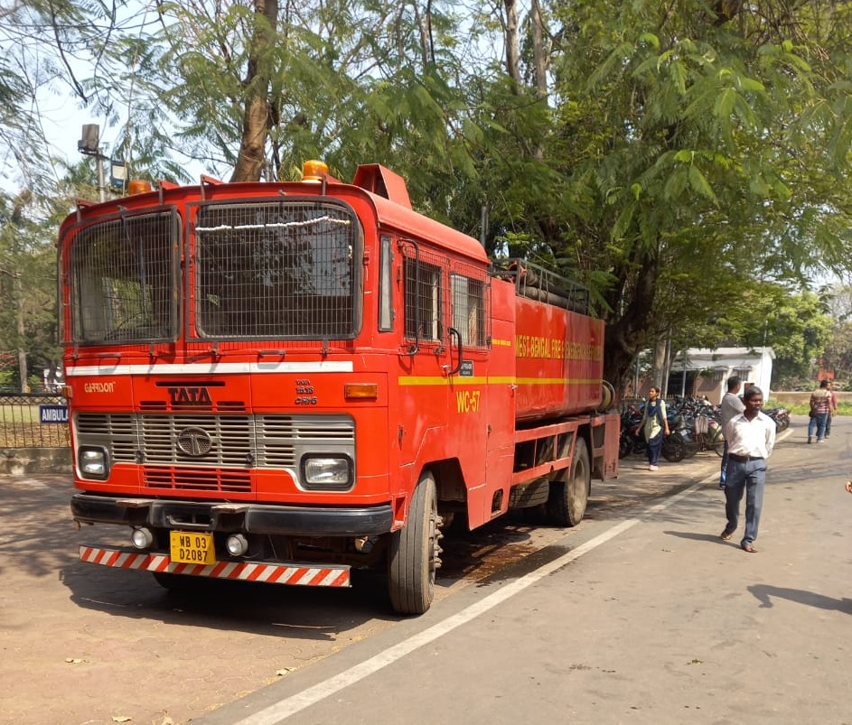 खड़गपुर रेलवे अस्पताल के महिला वार्ड में शाॅट-सर्किट से लगी आग, बाहर निकाले गये मरीज