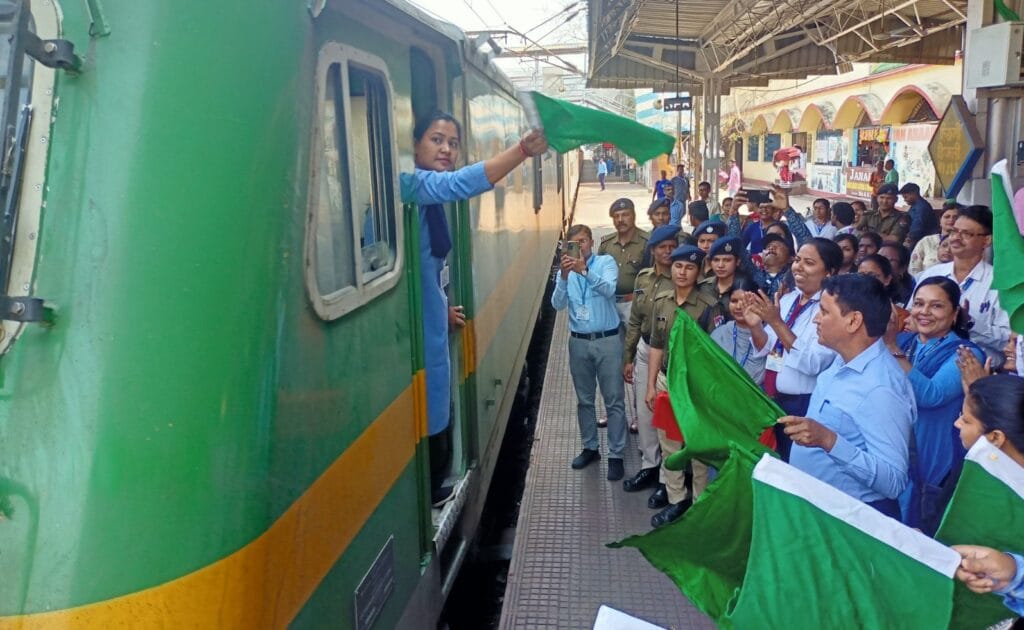 International Women’s Day : नारी शक्ति का उदाहरण पेश करता है यह स्टेशन, आप भी जाने …