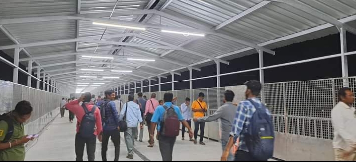 KHARAGPUR : मेचेदा रेलवे स्टेशन का फुट ओवरब्रिज चालू, यात्रियों को मिली राहत