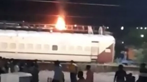 Pokaran Railway Station : ट्रेन की छत पर चढ़ा गार्ड 25000 वोल्ट की चपेट में आकर जिंदा जला