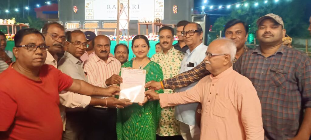 खड़गपुर के मिदनापुर से दीघा तक नई लोकल ट्रेन शुरू करने की सांसद से मांग