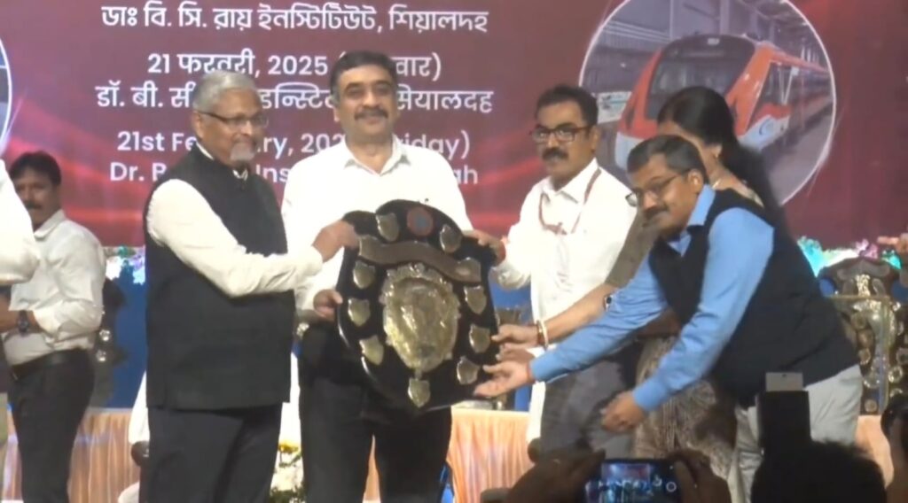 Eastern Railway : 69वां रेलवे सप्ताह समारोह आयोजित, उत्कृष्ट कर्मचारियों को किया गया सम्मानित