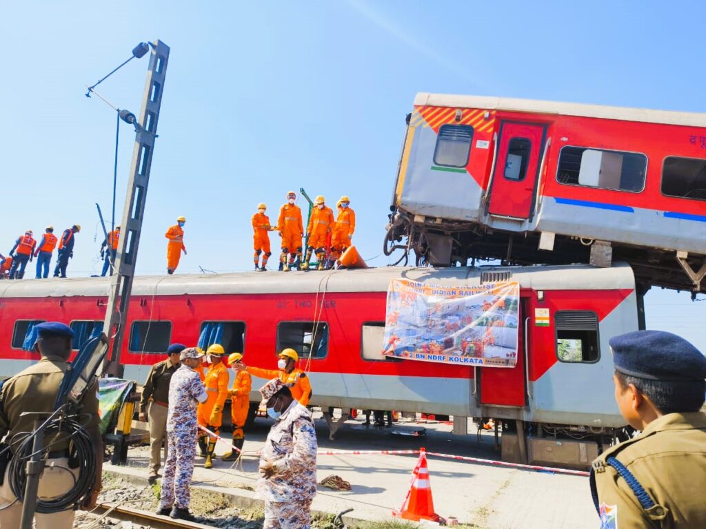 Mock drill : संकरेल गुड्स टर्मिनल यार्ड में ट्रेन बेपटरी, यात्रियों को गंभीर चोटें, खड़गपुर और संतरागाछी में बजा हूटर