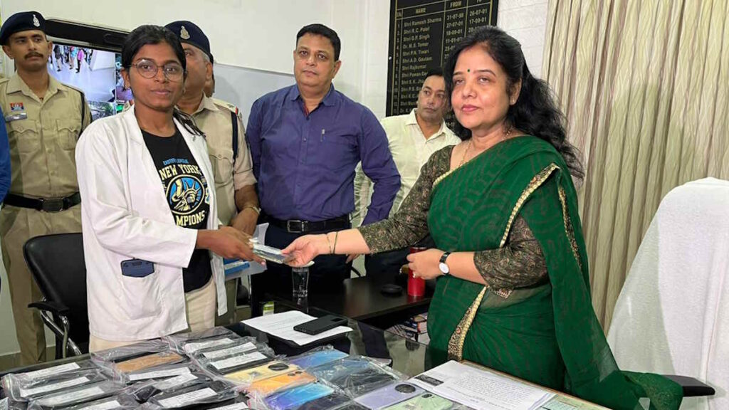 Raipur : GRP से नहीं थी ऐसी उम्मीद… लेकिन 75 परिवारों के चेहरे पर ला दी मुस्कुराहट, जाने हुआ क्या …