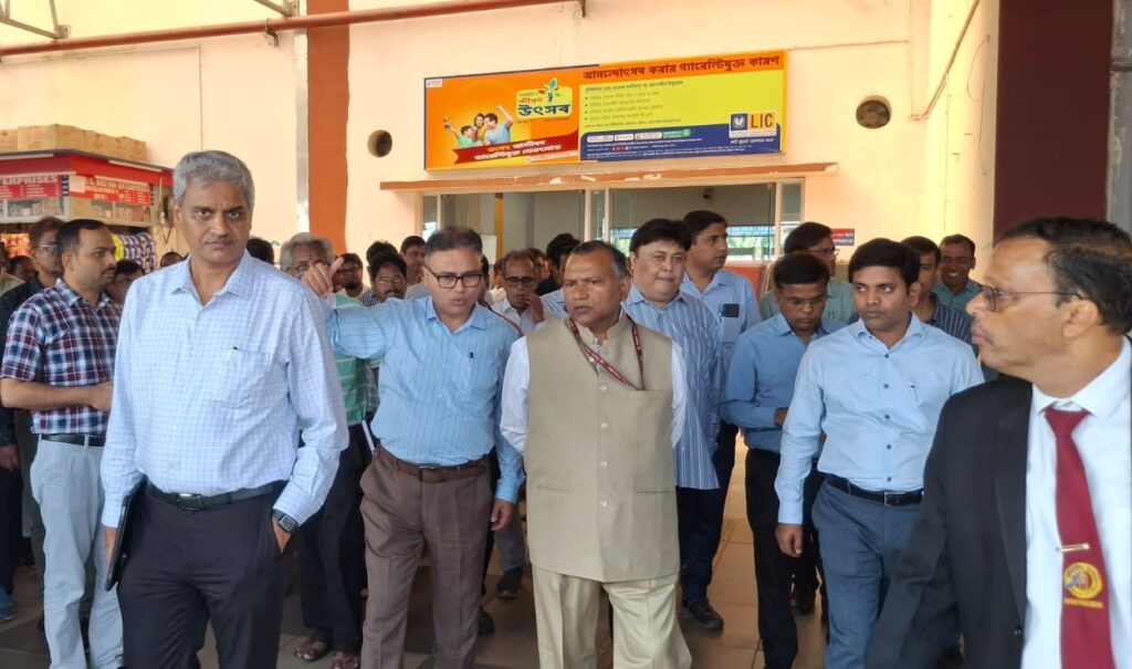 रेलवे बोर्ड के महानिदेशक (सुरक्षा) ने शालीमार और पंसकुरा स्टेशनों का किया निरीक्षण